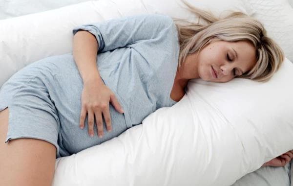 позы сна с подушкой для беременных